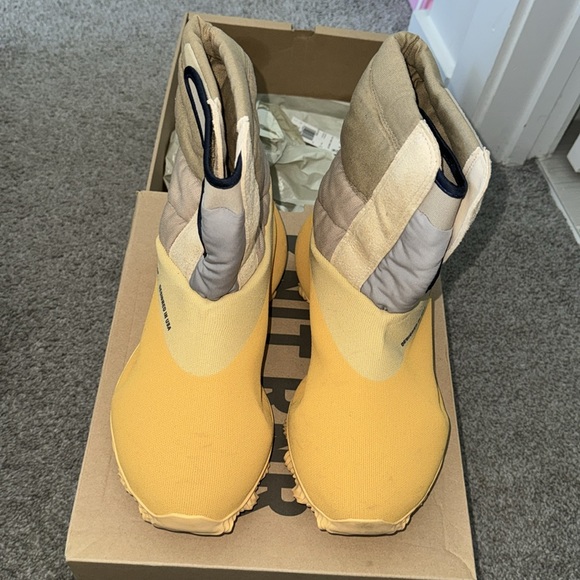 Yeezy Knit Runner Boot 'Sulfur' - Picture 8 of 16